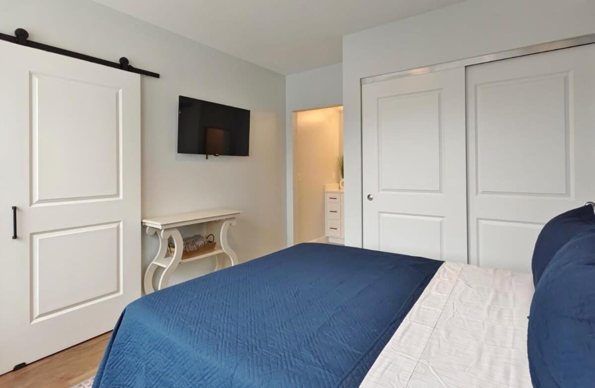 Fun Cozy Apts - 1 25 Mile Walk To Tiaa Bnk Fld Jacksonville Eksteriør billede